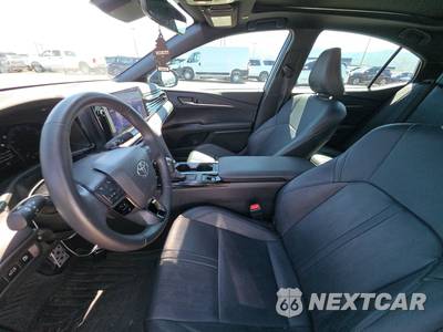 2025 Toyota Camry XSE - zdjęcie 7 z 33 - miniatura