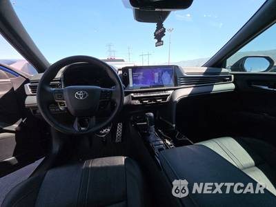 2025 Toyota Camry XSE - zdjęcie 11 z 33 - miniatura