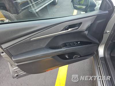 2026 Toyota Camry SE - zdjęcie 9 z 21 - miniatura