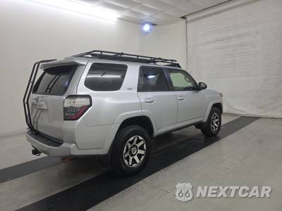 2016 Toyota 4Runner SR5 - zdjęcie 4 z 25 - miniatura
