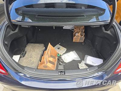 2017 Mercedes-Benz C 300 Sedan - zdjęcie 16 z 33 - miniatura