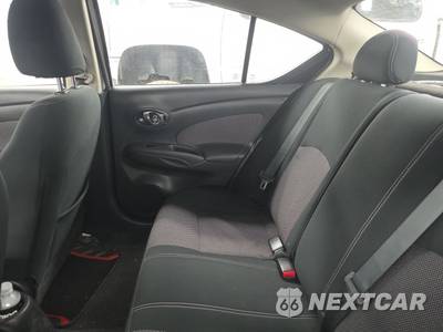 2015 Nissan Versa SV - zdjęcie 13 z 40 - miniatura