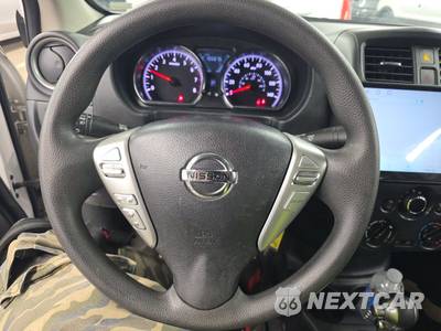 2015 Nissan Versa SV - zdjęcie 10 z 40 - miniatura