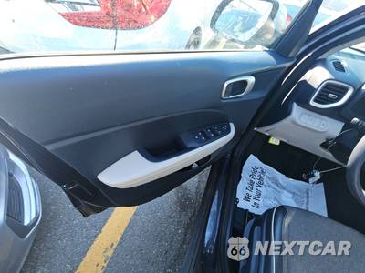2023 Hyundai Venue Limited - zdjęcie 9 z 26 - miniatura