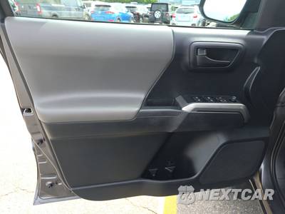 2019 Toyota Tacoma SR5 Crew Cab Medium Bed - zdjęcie 9 z 21 - miniatura