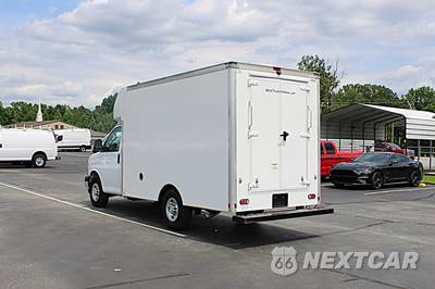 2021 Chevrolet Express 3500 Cutaway 1WT - zdjęcie 4 z 50 - miniatura
