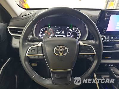 2023 Toyota Highlander XLE - zdjęcie 10 z 33 - miniatura