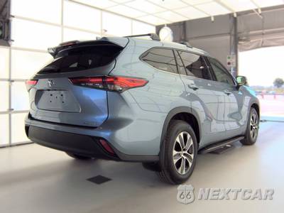 2021 Toyota Highlander XLE - zdjęcie 4 z 33 - miniatura