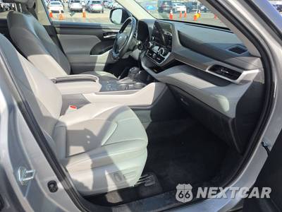 2023 Toyota Highlander XLE - zdjęcie 8 z 27 - miniatura