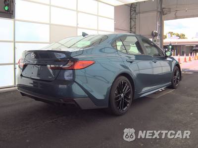 2025 Toyota Camry SE - zdjęcie 4 z 19 - miniatura