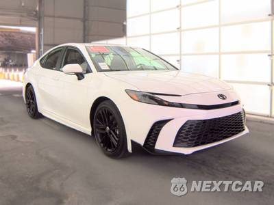 2025 Toyota Camry SE - zdjęcie 3 z 21 - miniatura