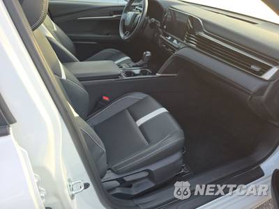 2025 Toyota Camry SE - zdjęcie 14 z 21 - miniatura