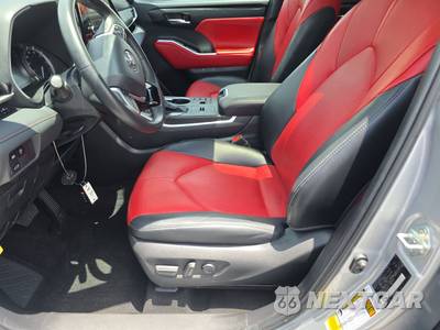 2024 Toyota Highlander XSE - zdjęcie 5 z 26 - miniatura
