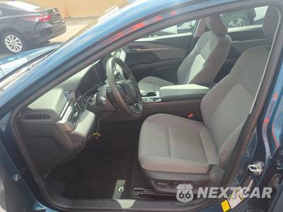2025 Toyota Camry LE - zdjęcie 5 z 19 - miniatura