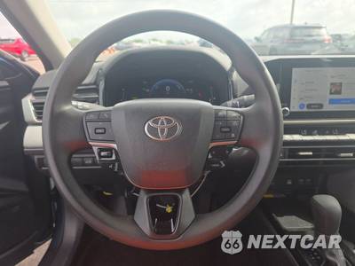 2025 Toyota Camry LE - zdjęcie 16 z 19 - miniatura