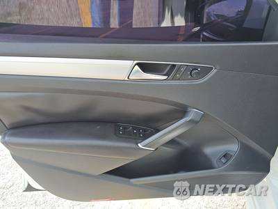 2019 Volkswagen Passat Wolfsburg - zdjęcie 9 z 17 - miniatura