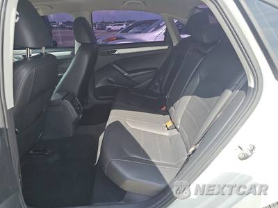 2019 Volkswagen Passat Wolfsburg - zdjęcie 13 z 17 - miniatura