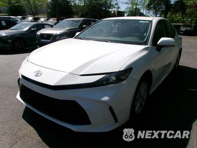 2025 Toyota Camry LE - zdjęcie 1 z 26 - miniatura