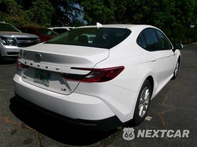 2025 Toyota Camry LE - zdjęcie 21 z 26 - miniatura