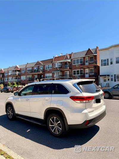 2019 Toyota Highlander Hybrid XLE - zdjęcie 4 z 20 - miniatura