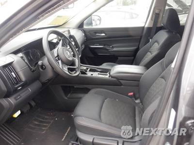 2022 Nissan Pathfinder S - zdjęcie 5 z 12 - miniatura