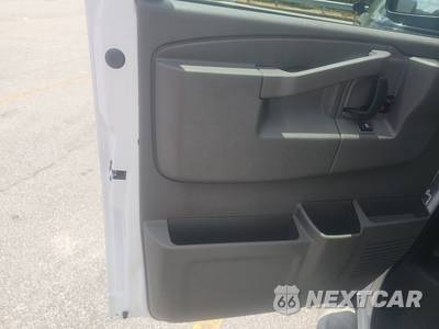 2025 GMC Savana 2500 Cargo Van 1WT 135.0" WB - zdjęcie 9 z 23 - miniatura