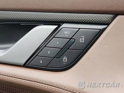 2022 Porsche Taycan Turbo S - zdjęcie 26 z 31 - miniatura