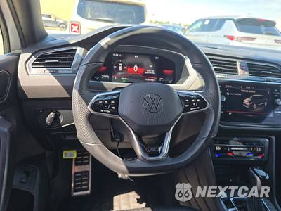 2022 Volkswagen Tiguan SE R-Line Black - zdjęcie 10 z 22 - miniatura