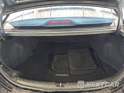 2019 Hyundai Accent Limited - zdjęcie 16 z 47 - miniatura