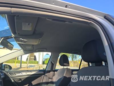 2016 Volkswagen e-Golf SE Hatchback - zdjęcie 14 z 27 - miniatura