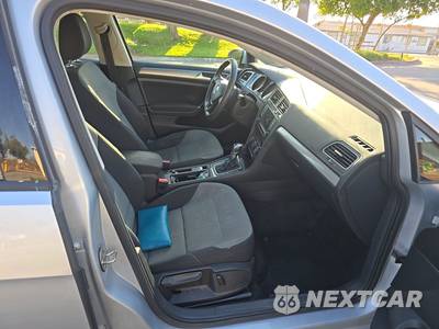 2016 Volkswagen e-Golf SE Hatchback - zdjęcie 8 z 27 - miniatura