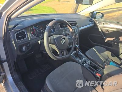 2016 Volkswagen e-Golf SE Hatchback - zdjęcie 11 z 27 - miniatura