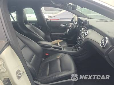 2014 Mercedes-Benz CLA 250 - zdjęcie 8 z 58 - miniatura