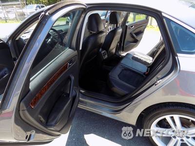 2013 Volkswagen Passat TDI SEL Premium - zdjęcie 11 z 20 - miniatura