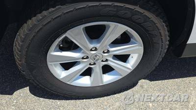 2011 Toyota Highlander SE - zdjęcie 27 z 30 - miniatura
