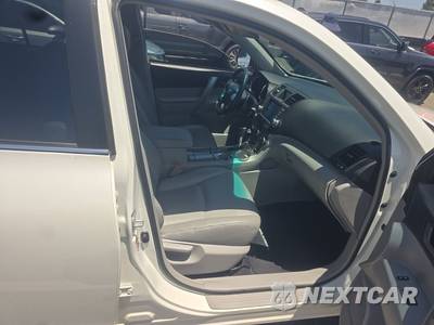 2011 Toyota Highlander SE - zdjęcie 8 z 30 - miniatura