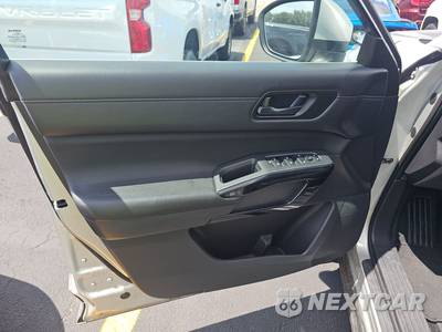 2025 Nissan Pathfinder SV - zdjęcie 9 z 20 - miniatura