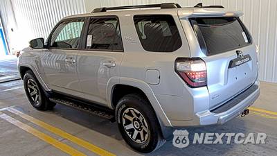 2021 Toyota 4Runner SR5 - zdjęcie 6 z 21 - miniatura