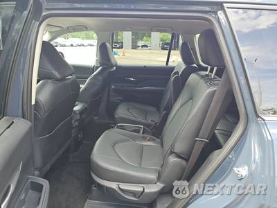 2025 Toyota Grand Highlander XLE - zdjęcie 13 z 29 - miniatura
