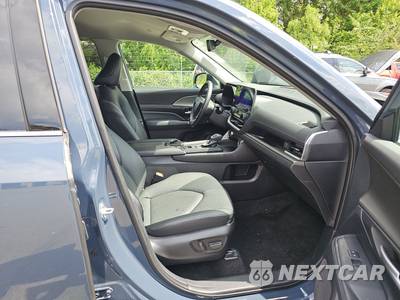2025 Toyota Grand Highlander XLE - zdjęcie 8 z 29 - miniatura