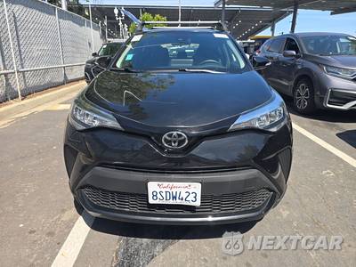 2020 Toyota C-HR LE - zdjęcie 2 z 22 - miniatura