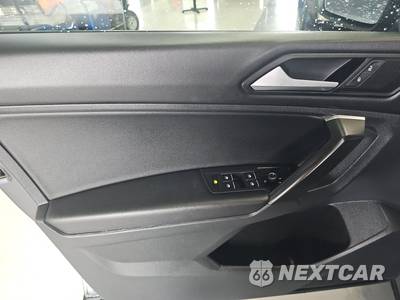 2021 Volkswagen Tiguan SE - zdjęcie 9 z 26 - miniatura
