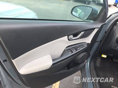 2022 Hyundai Kona Limited - zdjęcie 9 z 28 - miniatura