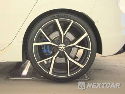 2023 Volkswagen Golf R Hatchback - zdjęcie 12 z 32 - miniatura