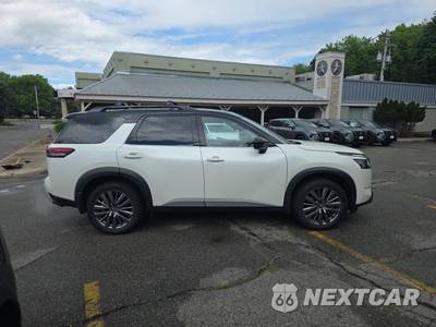 2023 Nissan Pathfinder SL - zdjęcie 4 z 27 - miniatura