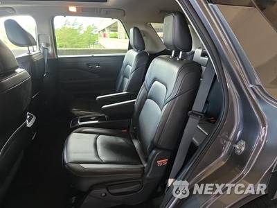 2023 Nissan Pathfinder SL - zdjęcie 14 z 27 - miniatura
