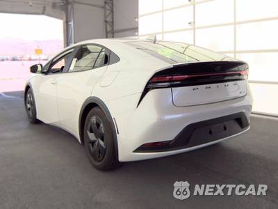 2024 Toyota Prius LE - zdjęcie 8 z 35 - miniatura