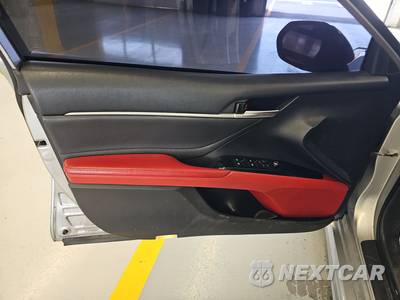 2018 Toyota Camry XSE - zdjęcie 9 z 26 - miniatura