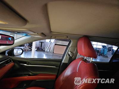 2018 Toyota Camry XSE - zdjęcie 17 z 26 - miniatura