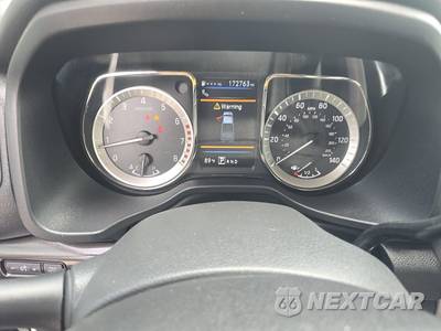 2019 Nissan TITAN SV Crew Cab Short Bed - zdjęcie 12 z 19 - miniatura